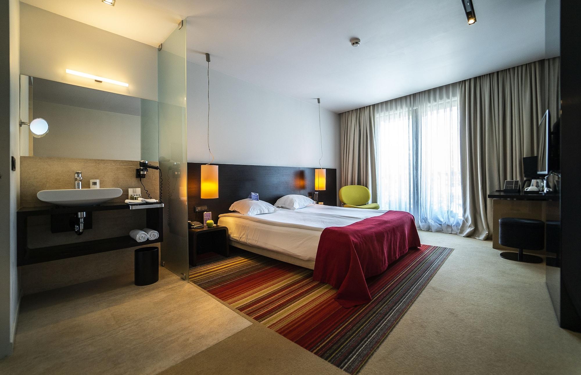 Modus Hotel Varna Bagian luar foto