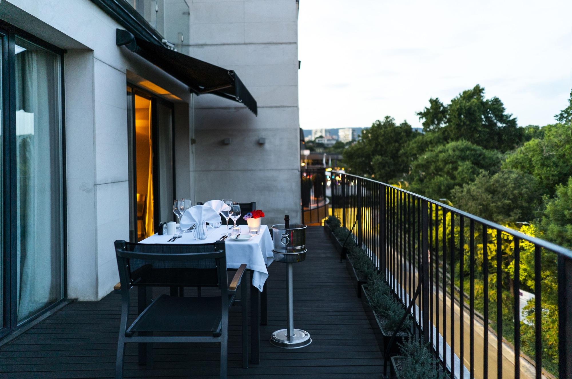 Modus Hotel Varna Bagian luar foto