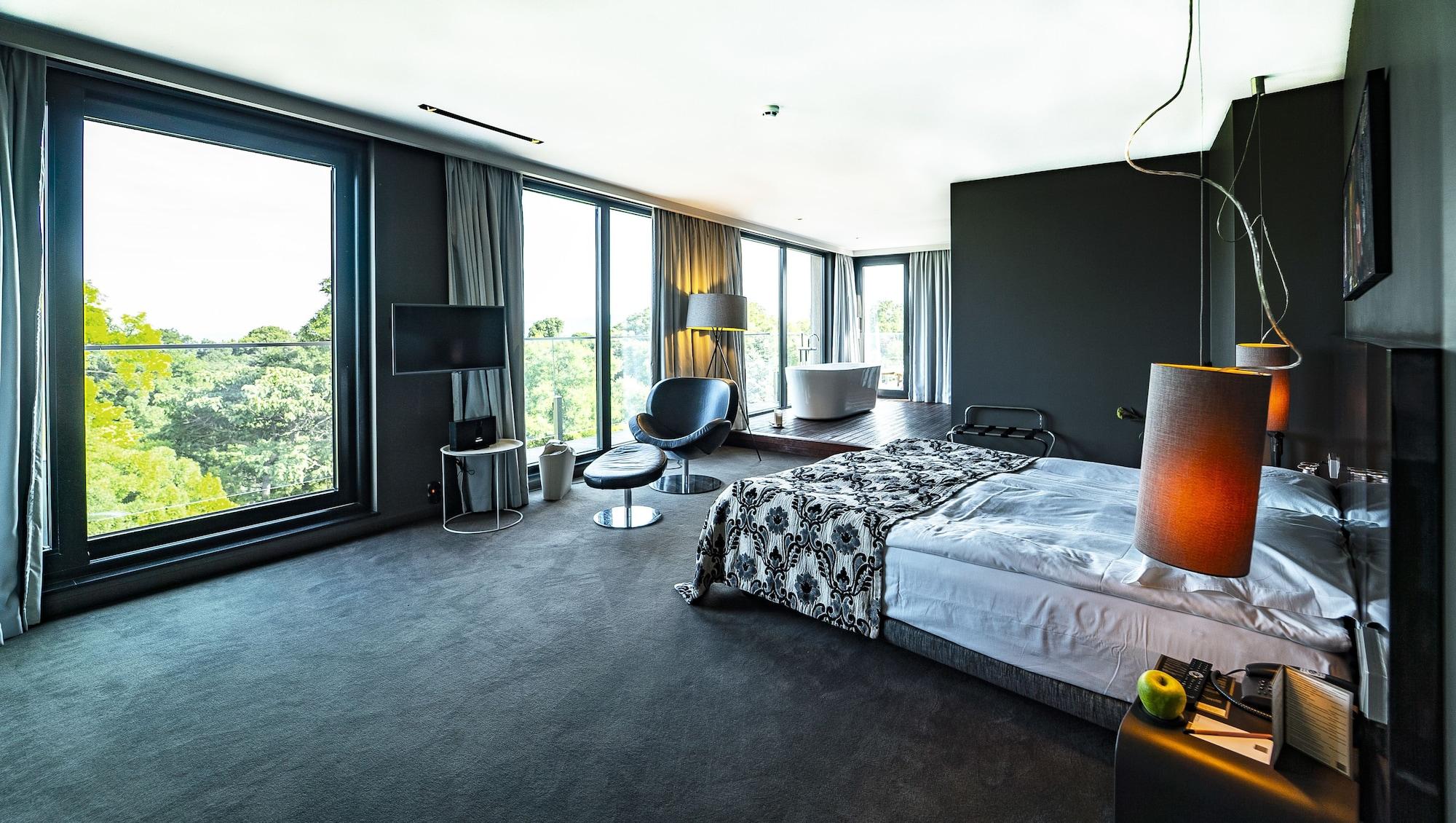 Modus Hotel Varna Bagian luar foto