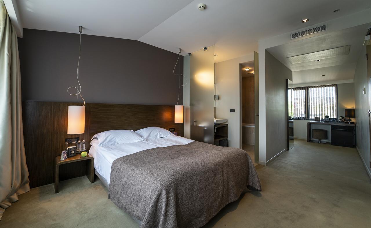 Modus Hotel Varna Bagian luar foto