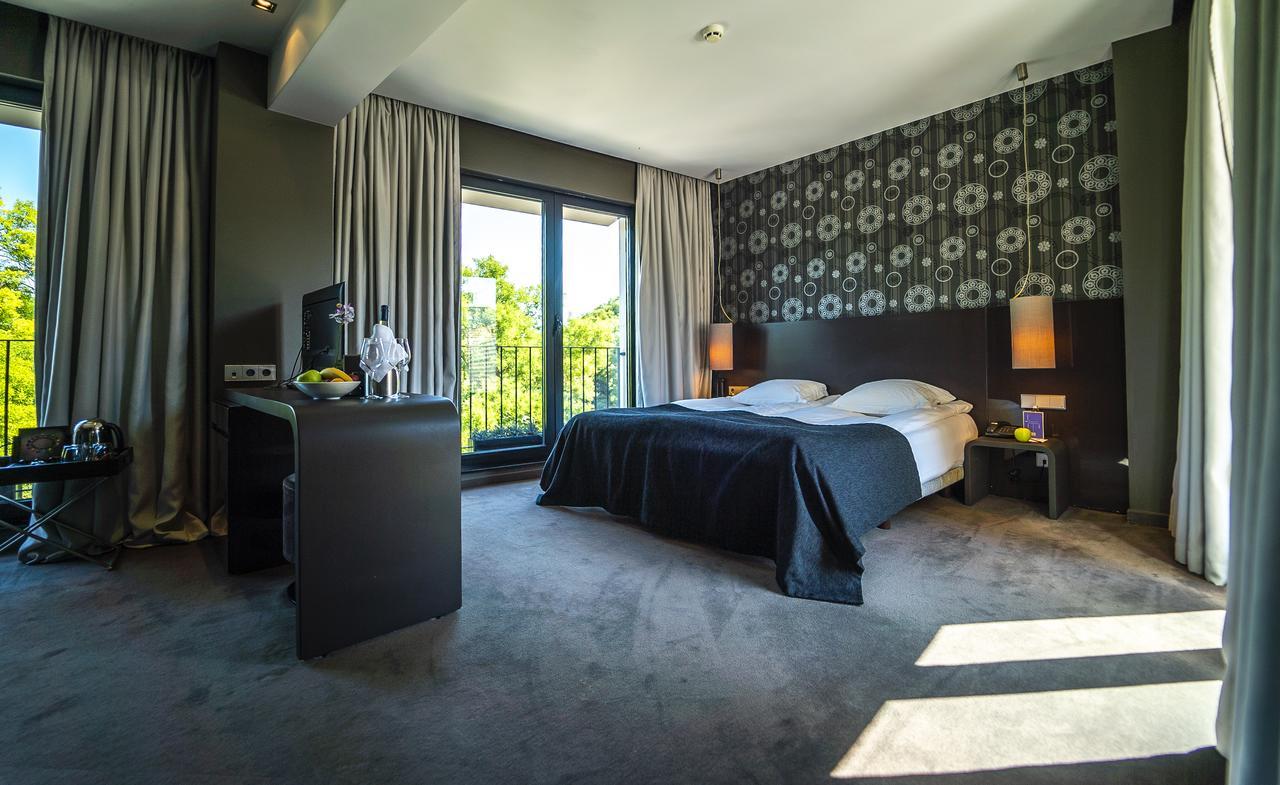 Modus Hotel Varna Bagian luar foto