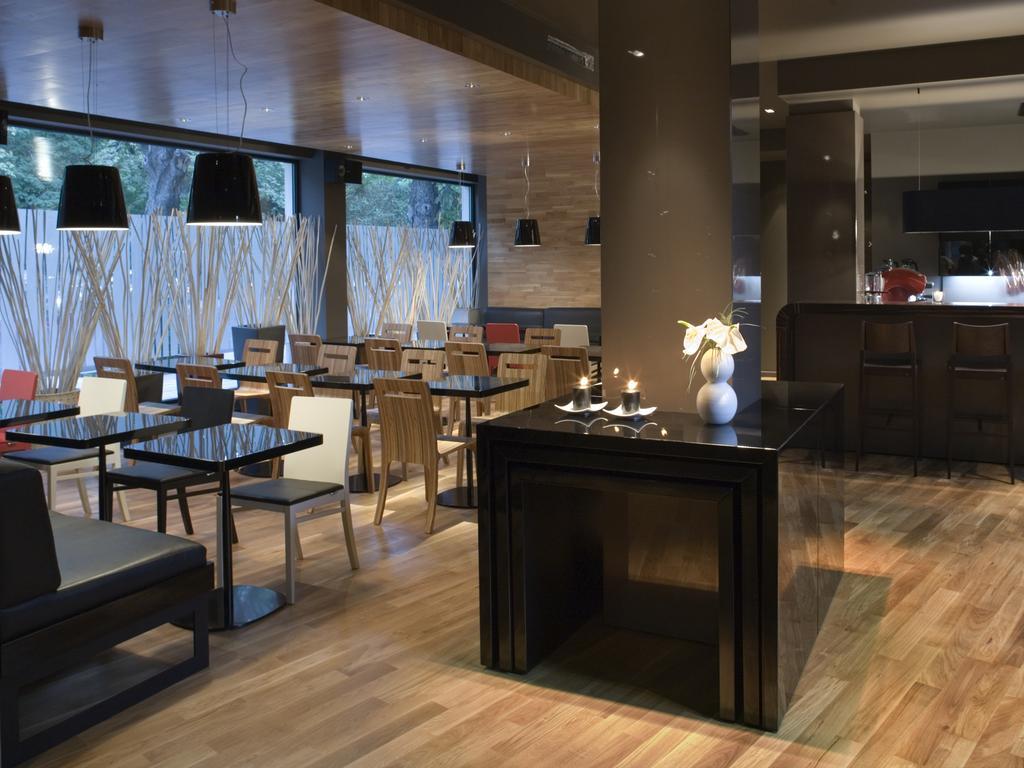 Modus Hotel Varna Bagian luar foto